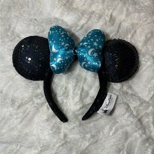 Disney World Sequin Ears with Blue Star Moon Bow